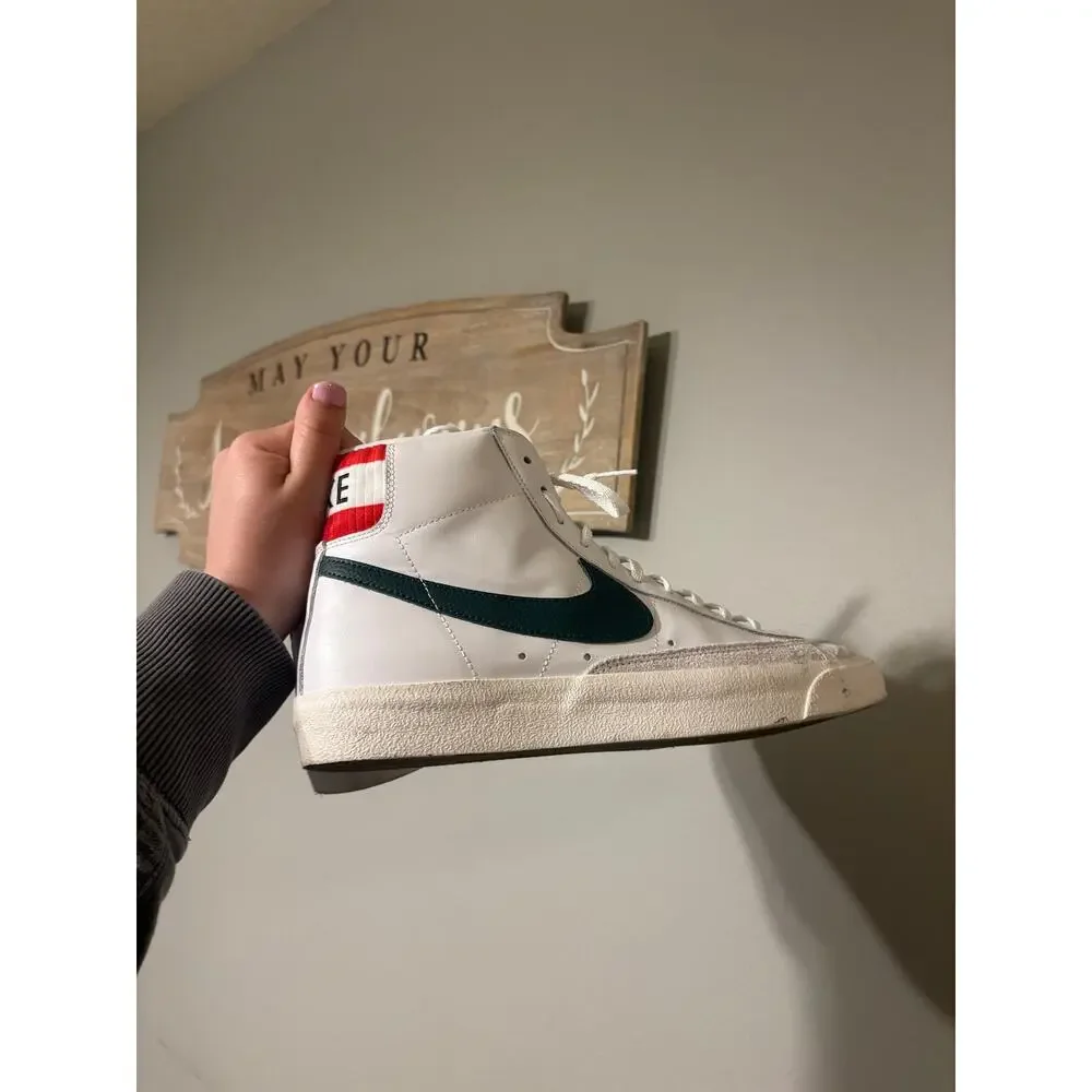 Men's Size 9 Nike Blazer Mid '77 Vintage Style Multicolored